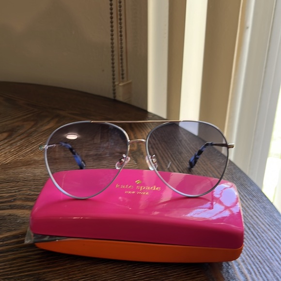 Selling brand new still in Original packaging Kate Spade - Picture 5 of 7